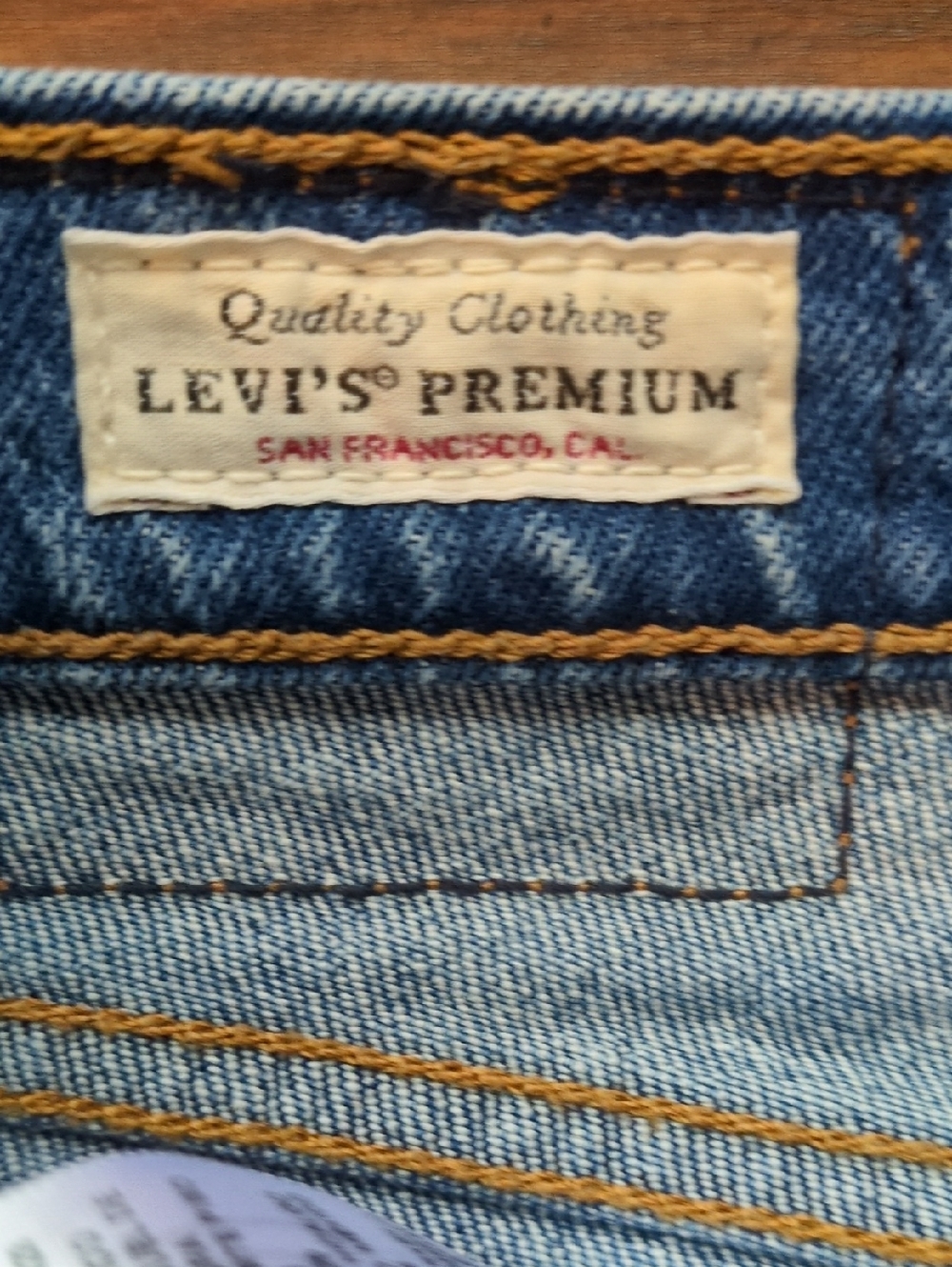 Levi's Wedgie Straight Jeans Medium Wash Size 26 - Picture 7 of 10
